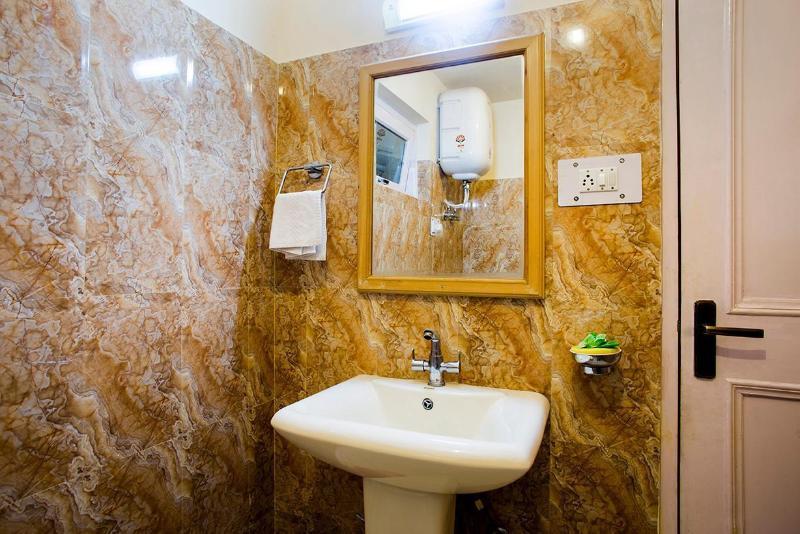 Hotel Manali Continental Luaran gambar